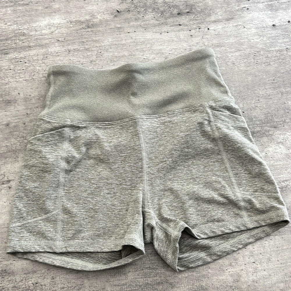 Zobha sports shorts with pockets